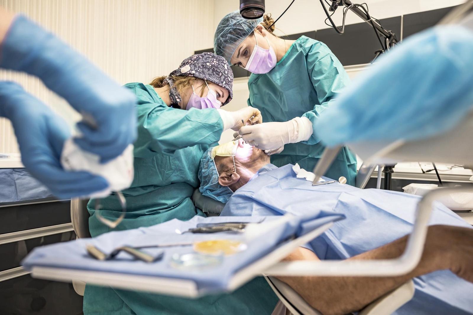 Curriculum perioimplantologiczne | XIII EDYCJA - PAŹDZIERNIK 2025