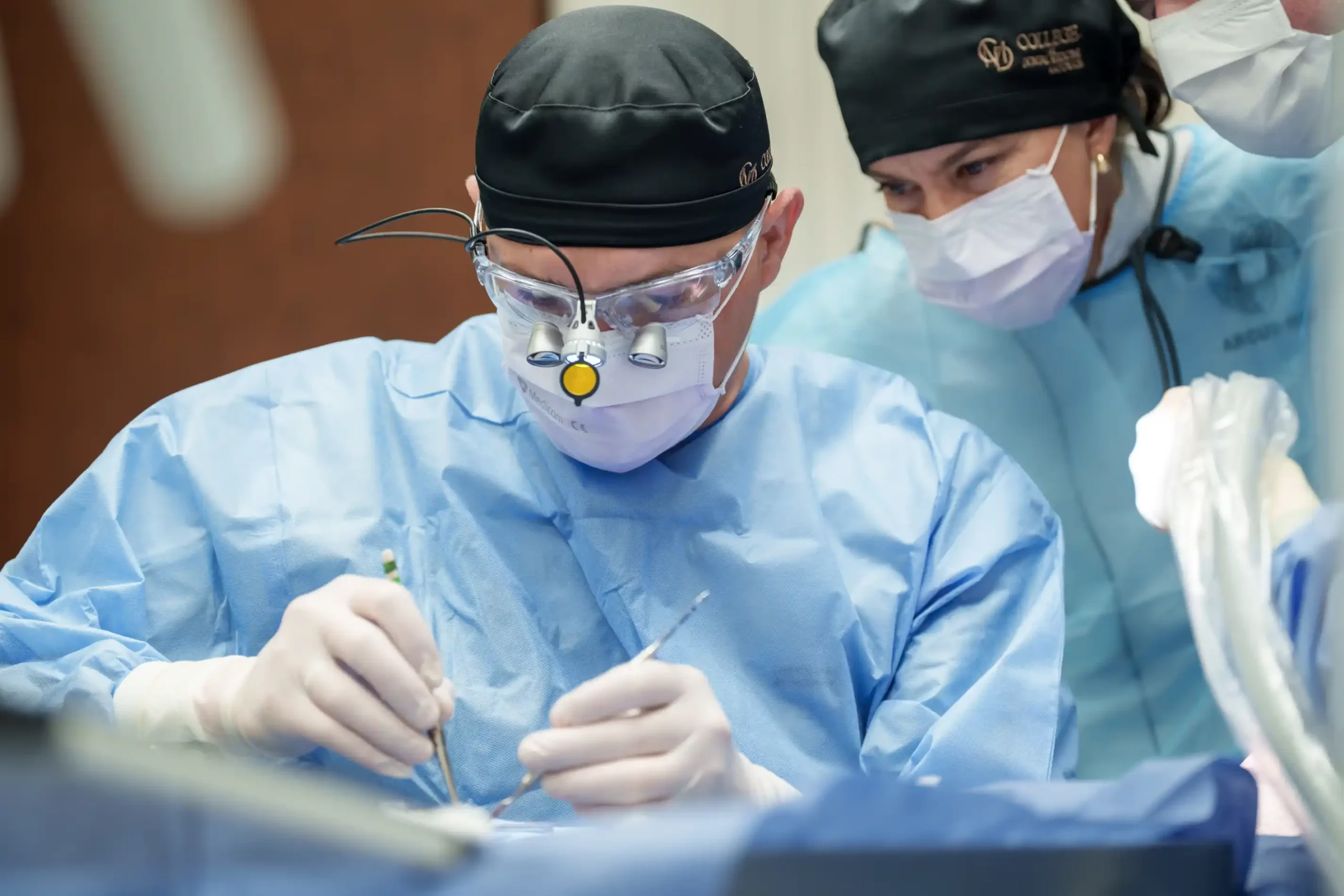 Zaawansowane techniki podnoszenia dna zatoki szczękowej dla doświadczonych implantologów